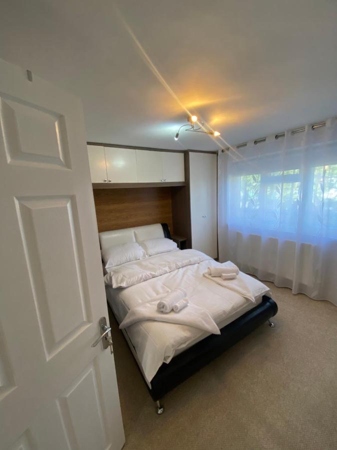 19 Shrewsbury Walk Apartment Isleworth Exterior foto